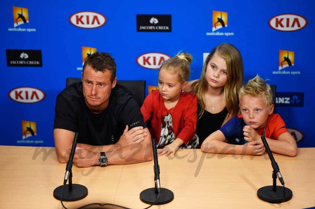 lleyton-Hewitt se despide del tenis acompanado de sus hijos