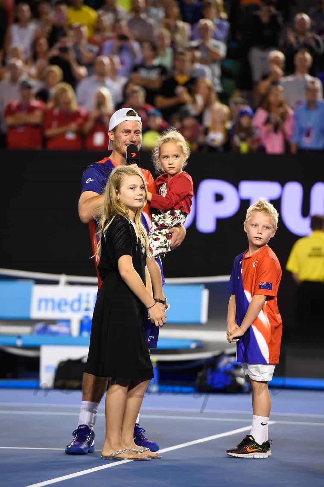 lleyton-Hewitt se despide del tenis acompanado de sus hijos