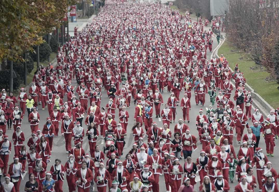 madrid-se-lleno-de-santa-claus.-