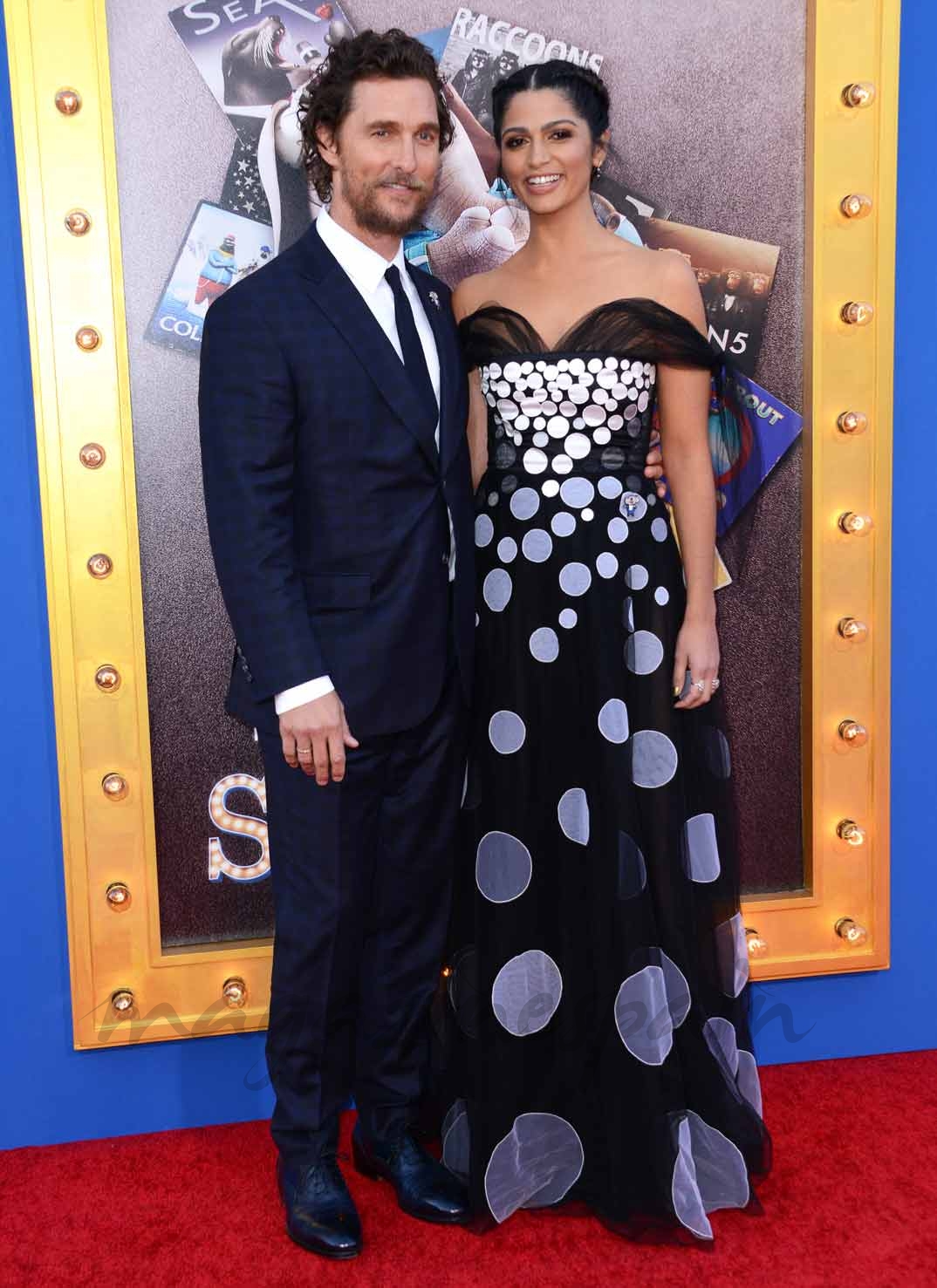 matthew-mcconaughey-y-camila-alves en el estreno de sing