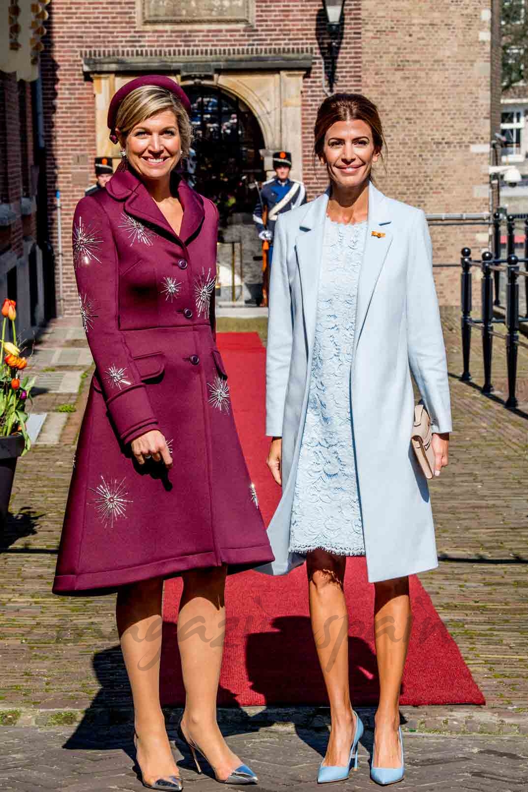 maxima de holanda y juliana awada elegantes damas argentinas