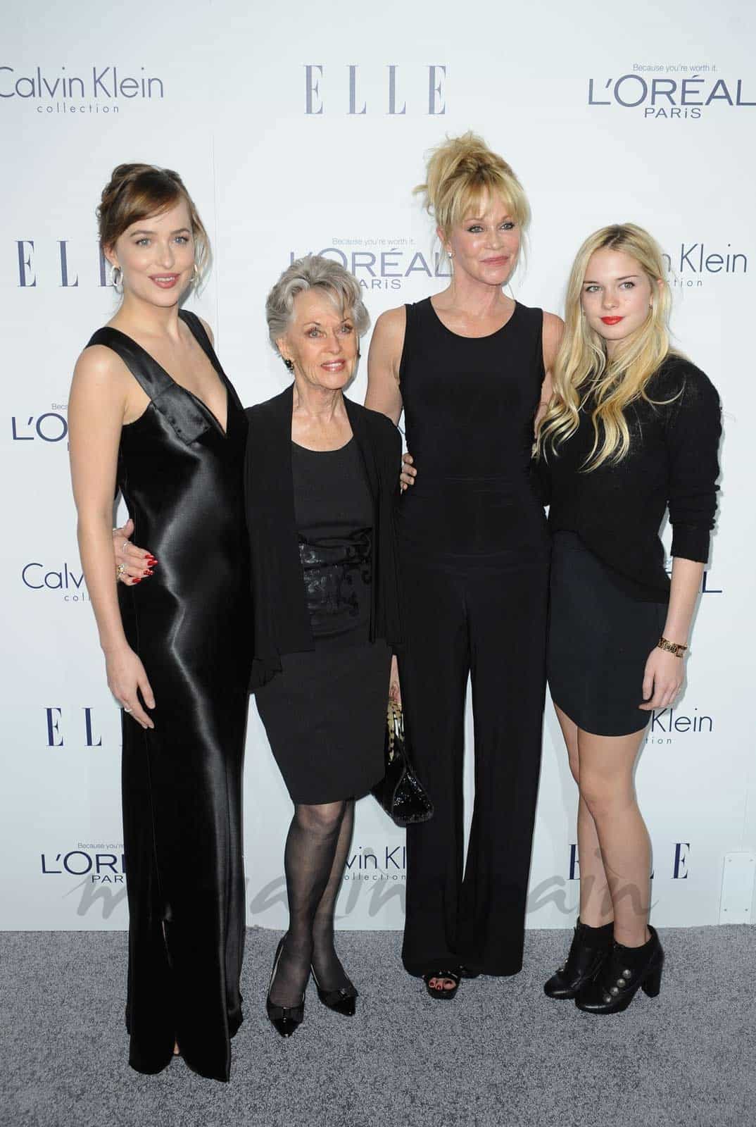 Melanie Griffith junto a su madre y sus dos hijas