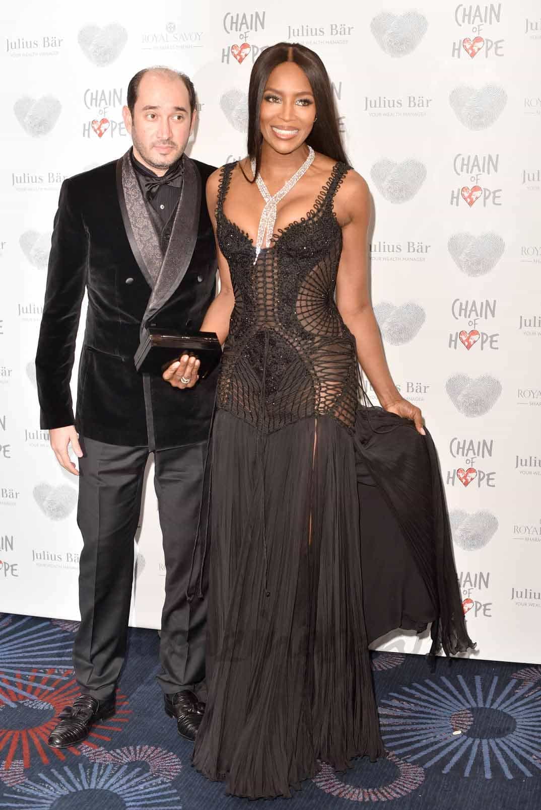 naomi campbell deslumbra en londres