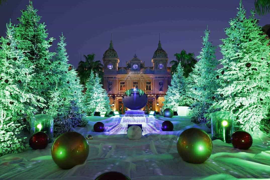 el palacio de monaco enciende sus luces de navidad