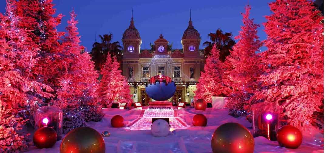 el palacio de monaco enciende sus luces de navidad