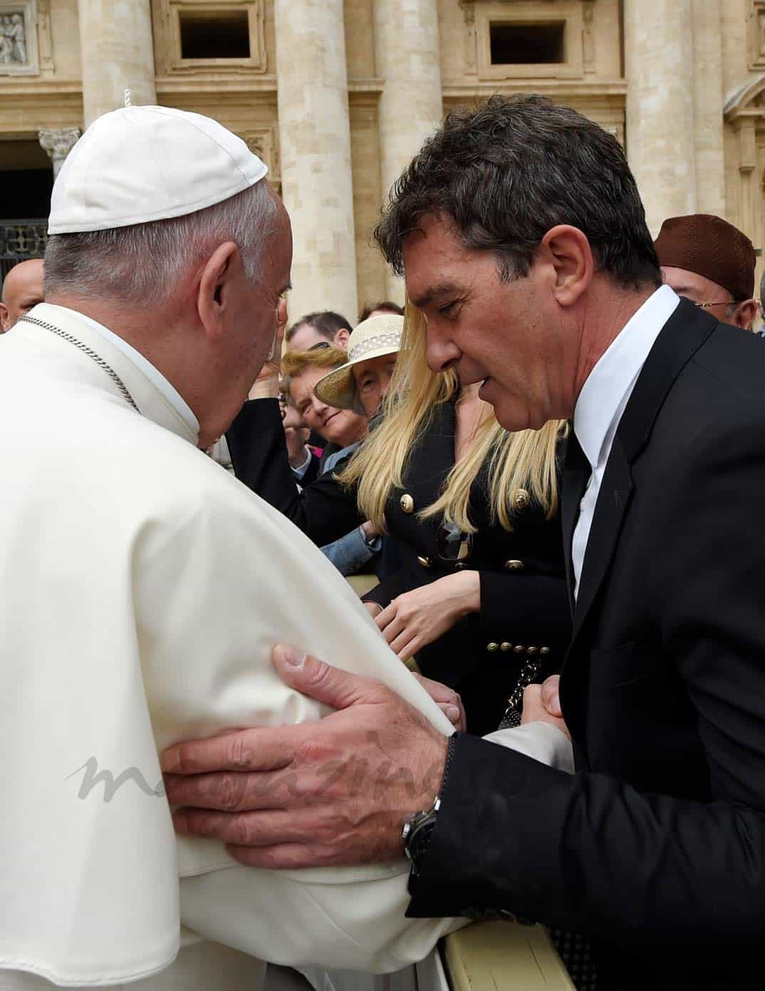 papa-francisco-antonio-banderas-1