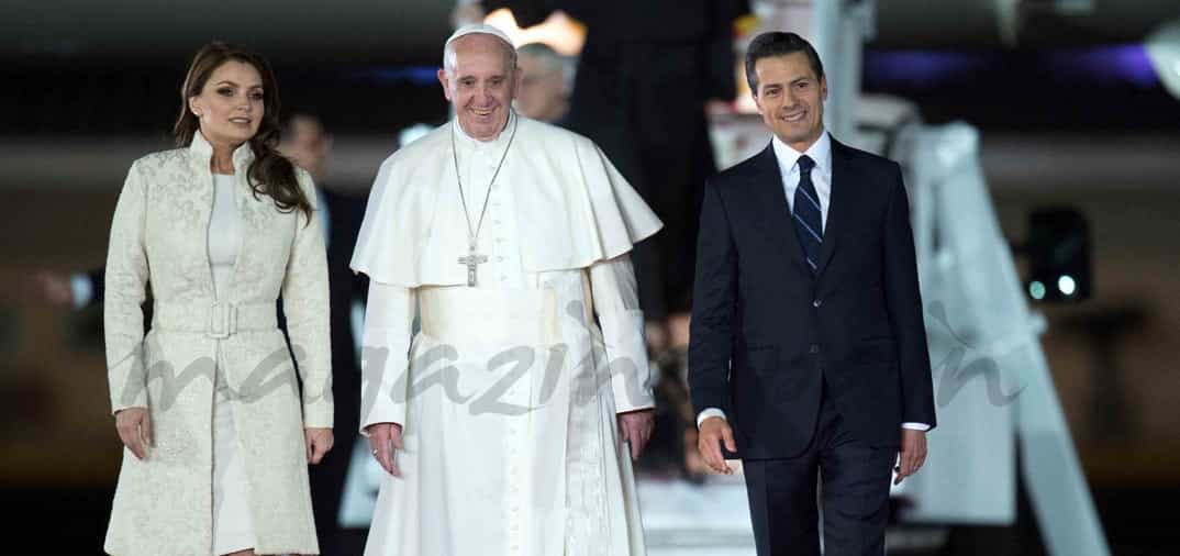 papa-francisco-y-presidente-mexicano-con-su-esposa