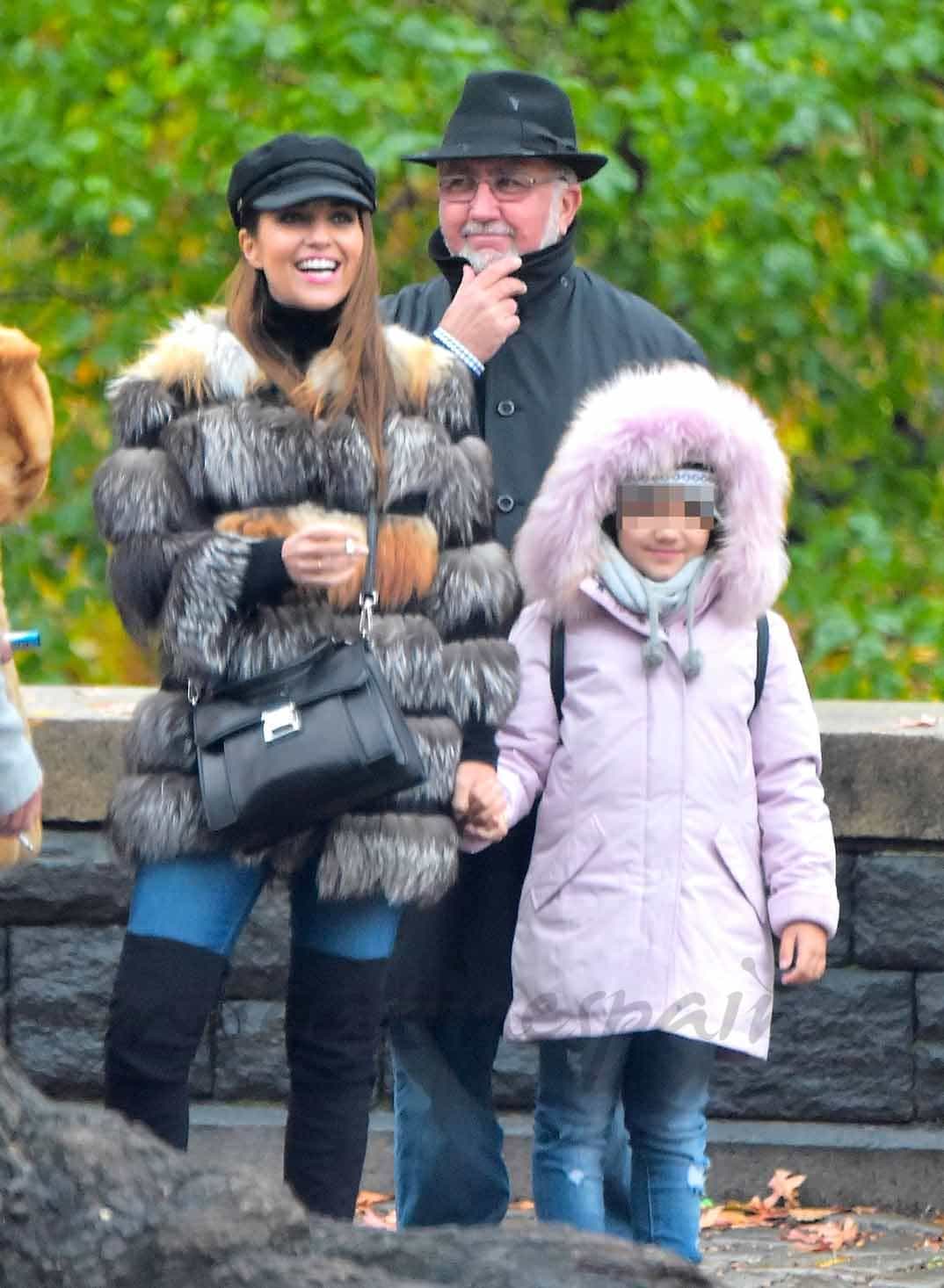 paula echevarria con su hija y su padre vacaciones en new york