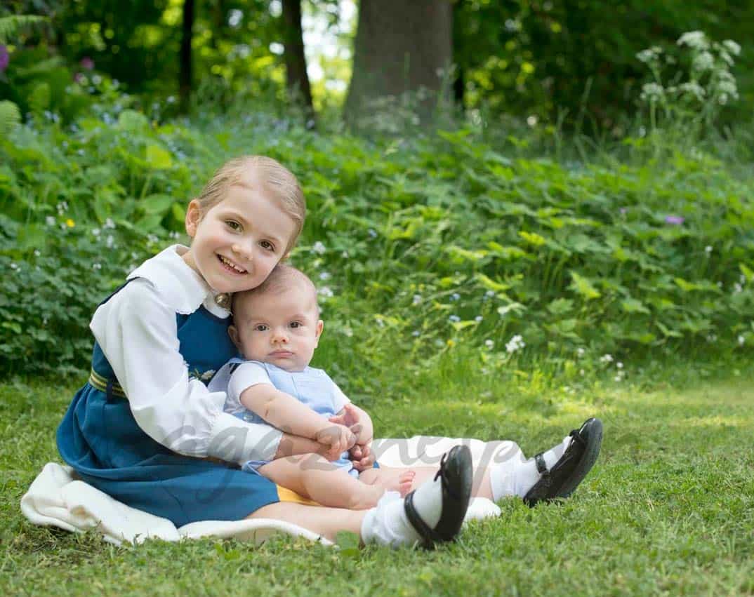 Princesa Estelle y príncipe Oscar de Suecia