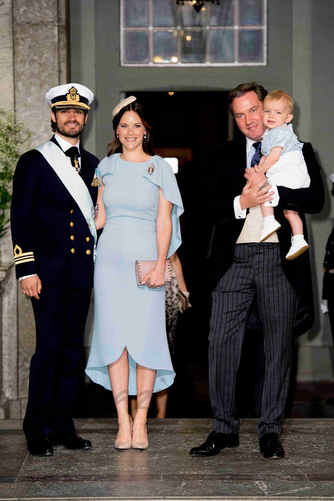 Príncipe Carlos Felipe, princesa Sofía, príncipe Christopher O'Neill y el pequeño Nicolás de Suecia