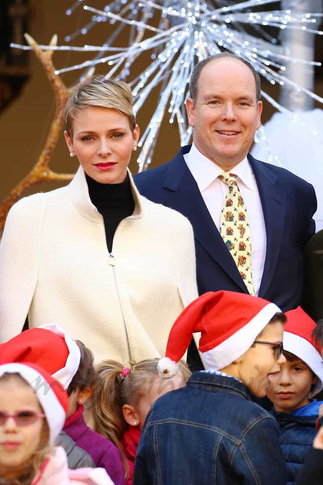 charlene y alberto inauguran la navidad en monaco