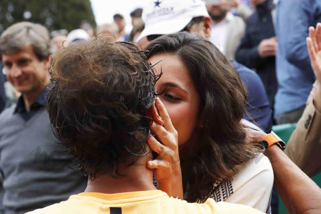 rafa-nadal-xica-tenis-montecarlo-beso