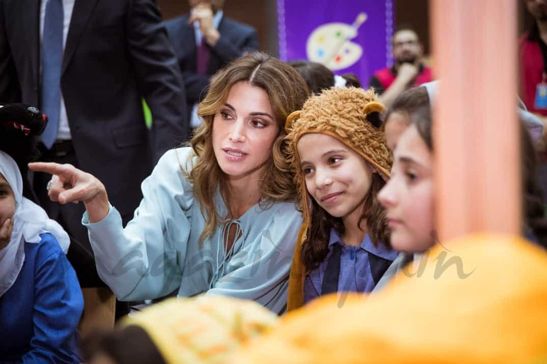 reina rania-de-jordania visita solidaria