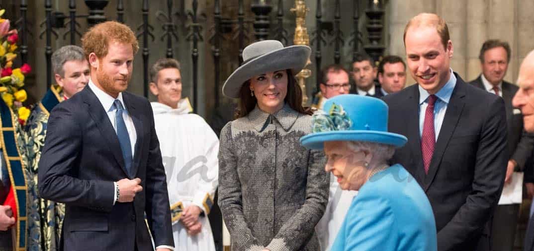 reina-de-inglaterrra-duques-de-cambridge-y-principe-harry-en-westminster-abby