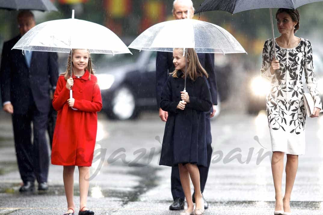 reina-letizia-infanta-leonor-princesa-sofia en la fiesta nacional