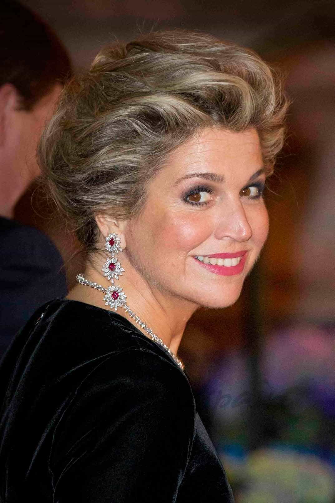 reina maxima nuevo look en paris