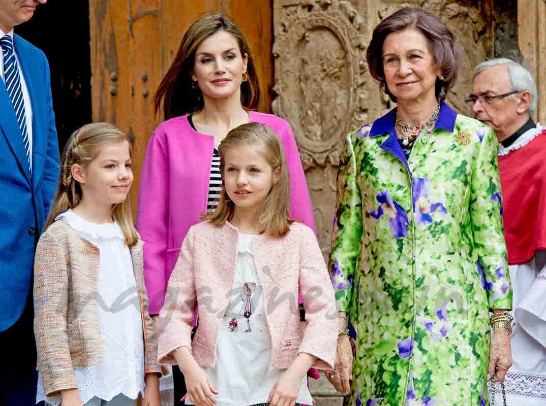 reinas-letizia-y-sofia-con-las-infantas-leonor-y-sofia-en-palma-de-mallorca