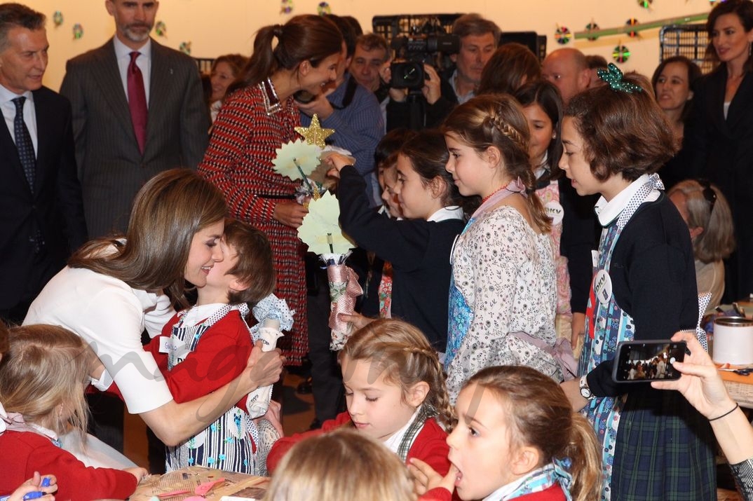 Reyes Felipe y Letizia con Mauricio Macri y su esposa Juliana Awada © Casa S.M. El Rey