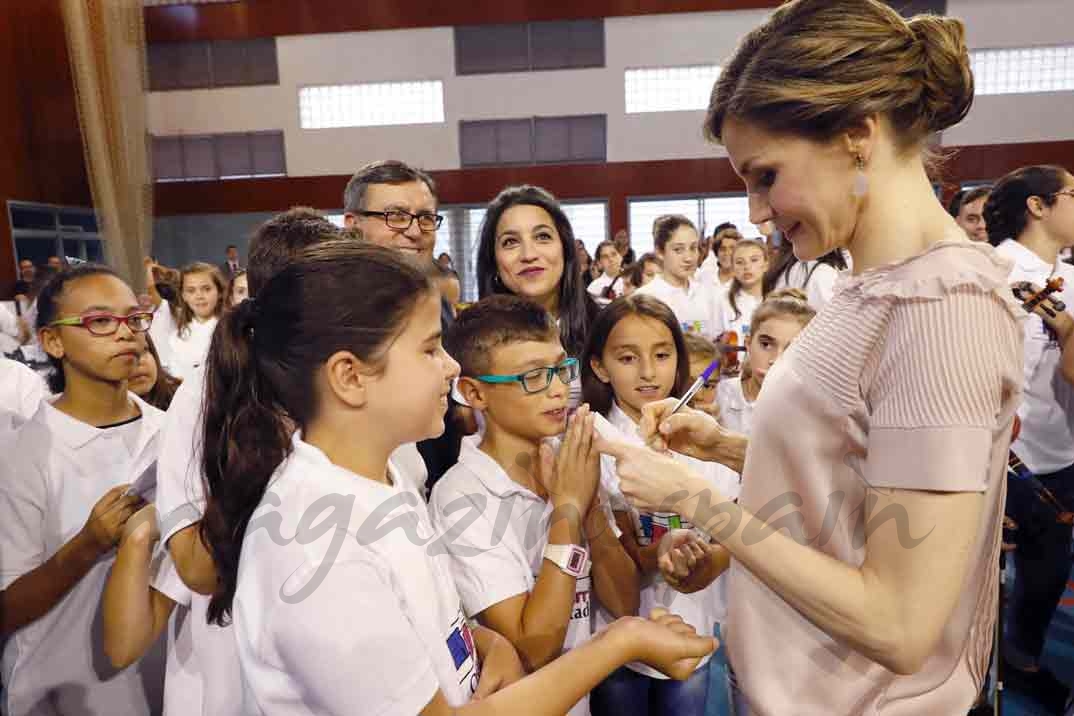 Reyes Felipe y Letizia - proyecto de "Barrios Orquestados" - © Casa S.M. El Rey