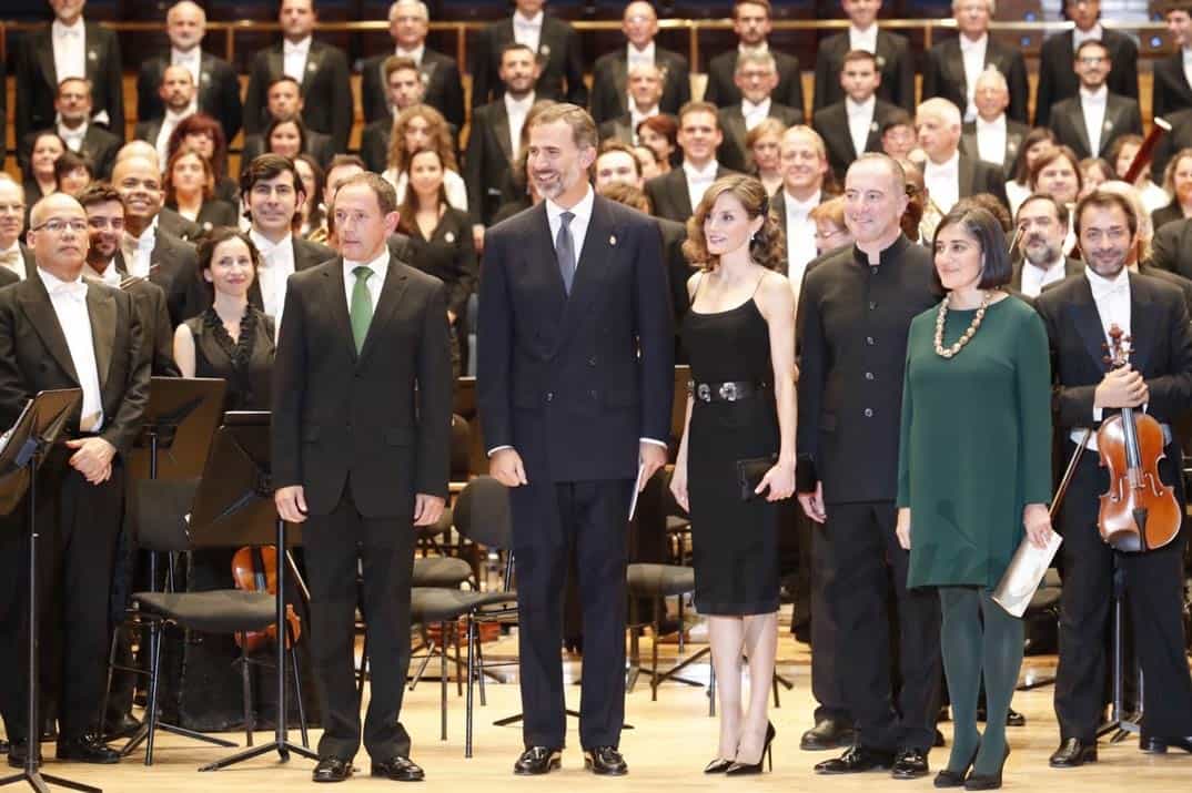Sus Majestades los Reyes, con la Orquesta Sinfónica del Principado de Asturias y el Coro de la Fundación Princesa de Asturias © Casa S.M. El Rey