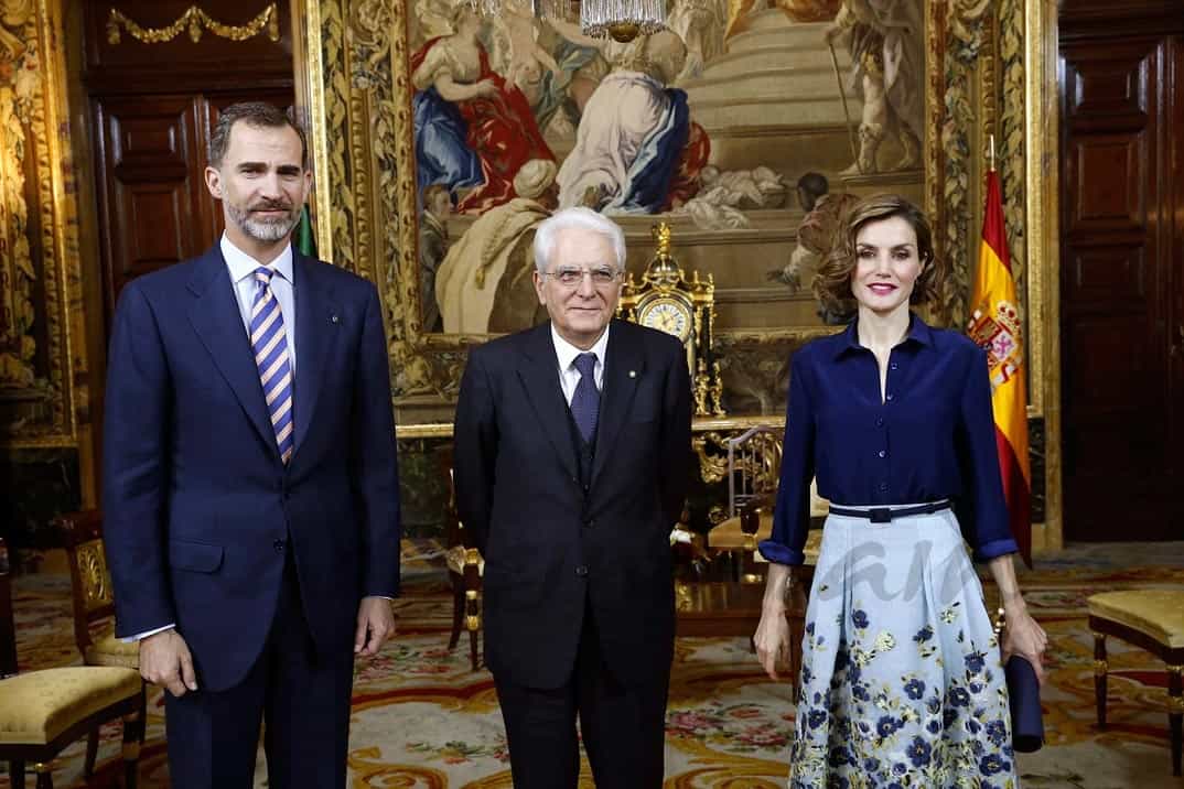 Reyes Felipe y Letizia con el primer ministro italiano Sergio Mattarella