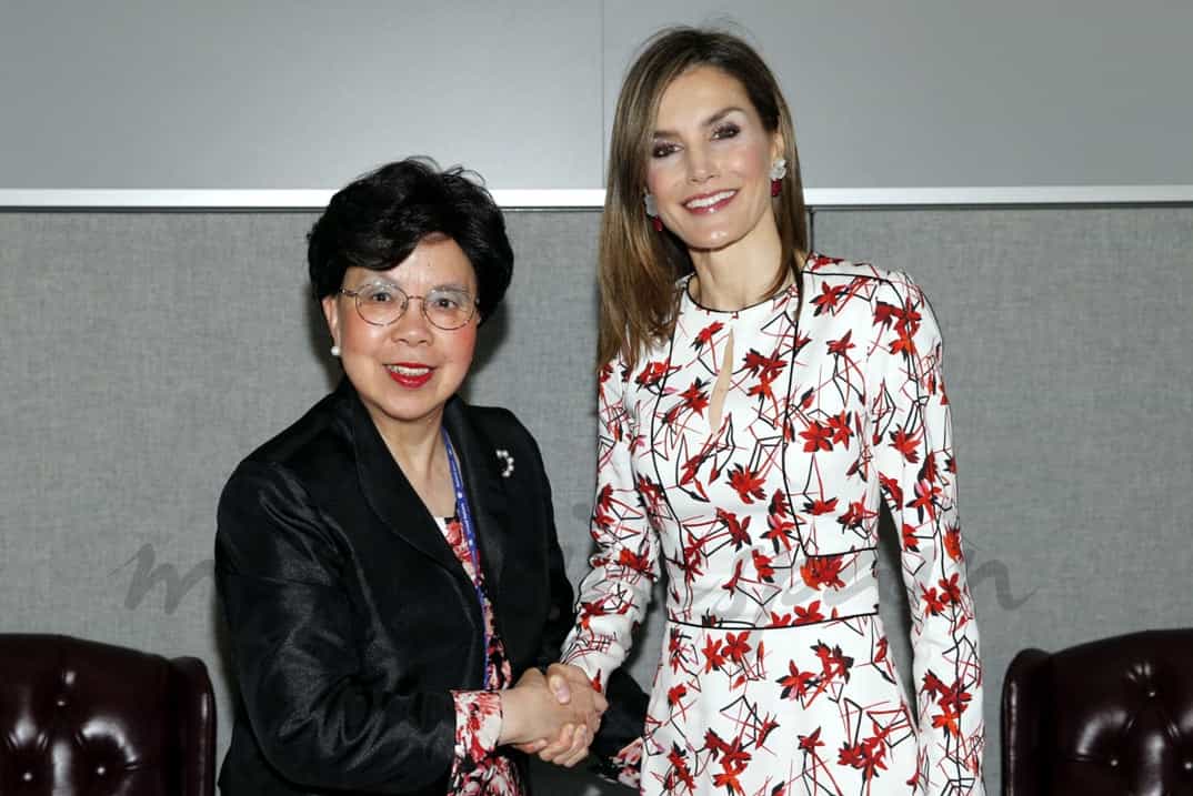 Su Majestad la Reina tras el encuentro con la directora general OMS, Margaret Chan © Casa Real