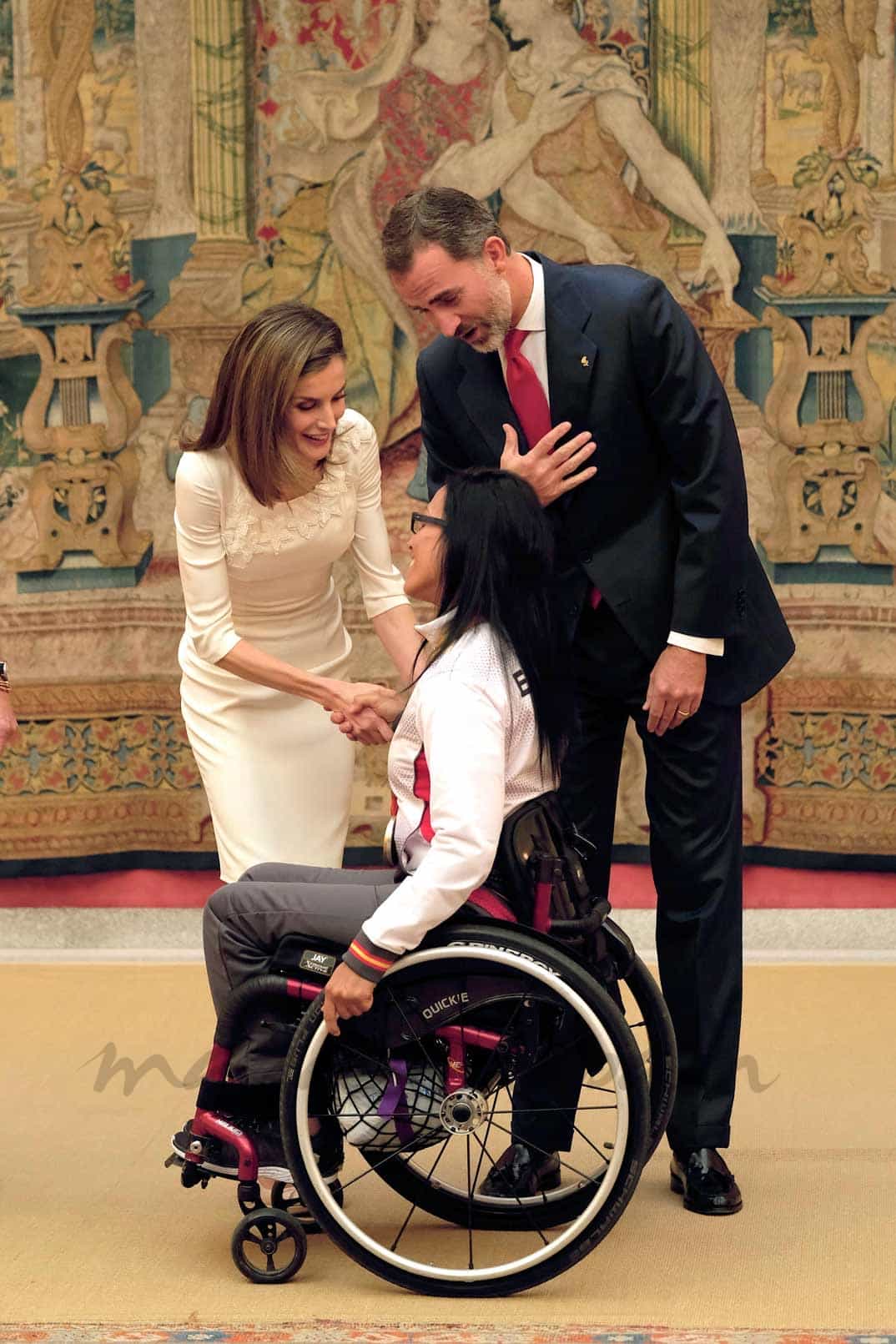 Reyes Felipe y Letizia con Teresa Perales