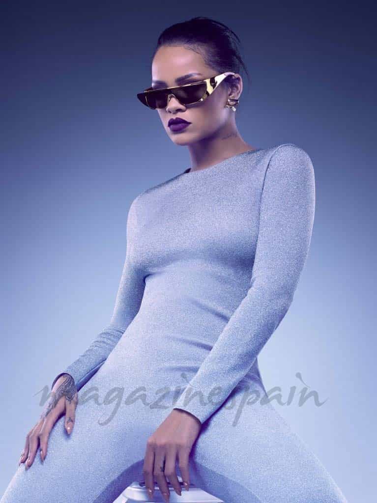 rihanna plata y oro en su coleccion de gafas para dior