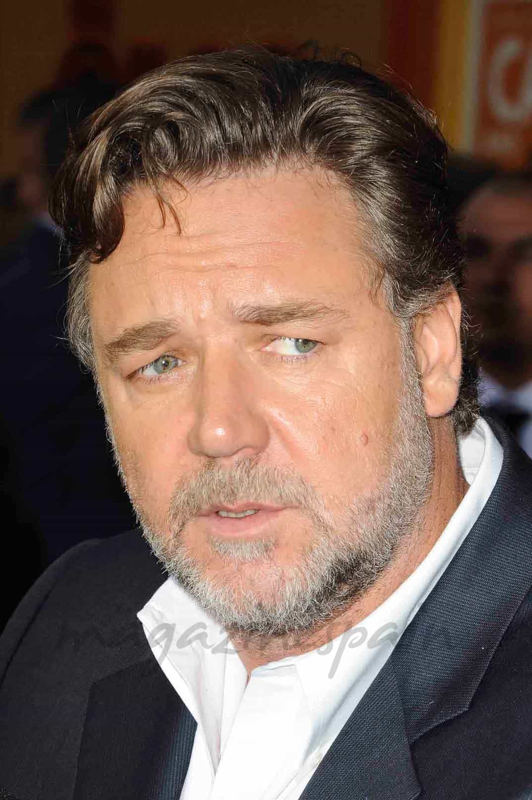 russell crowe se casa