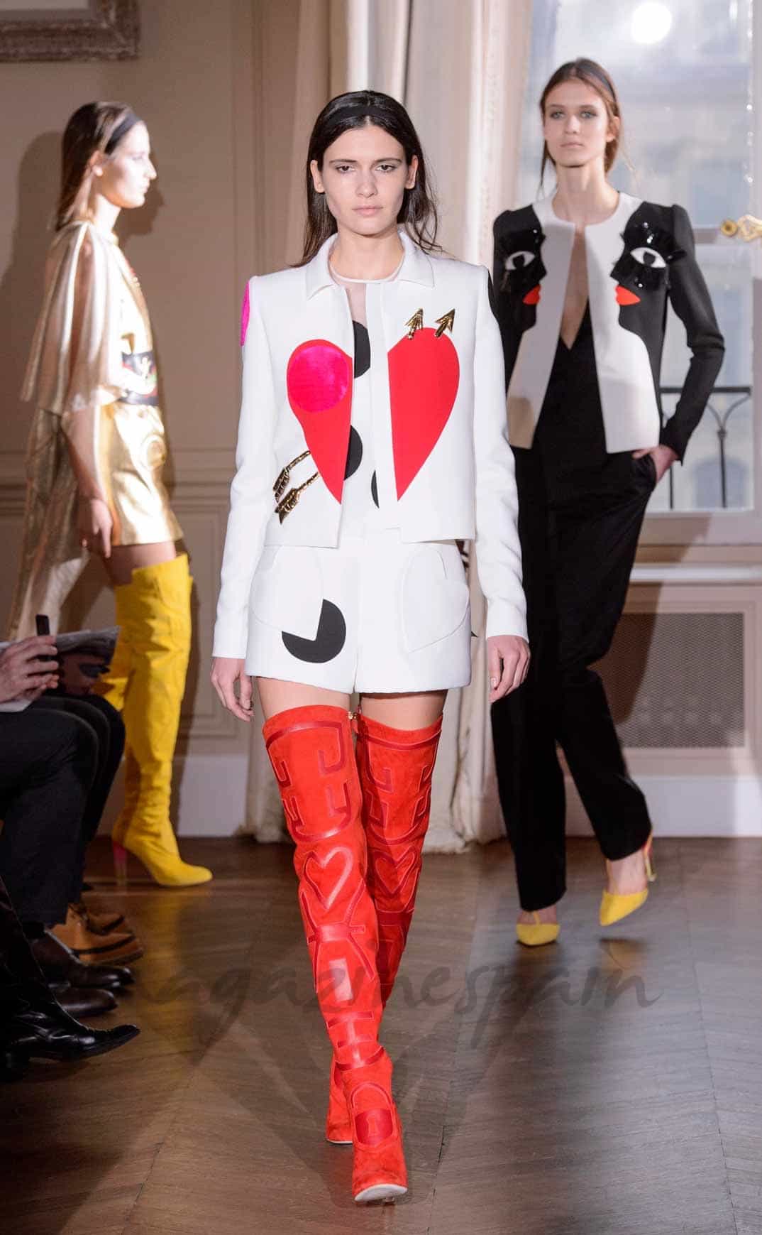 paris fashion week schiaparelli alta costura