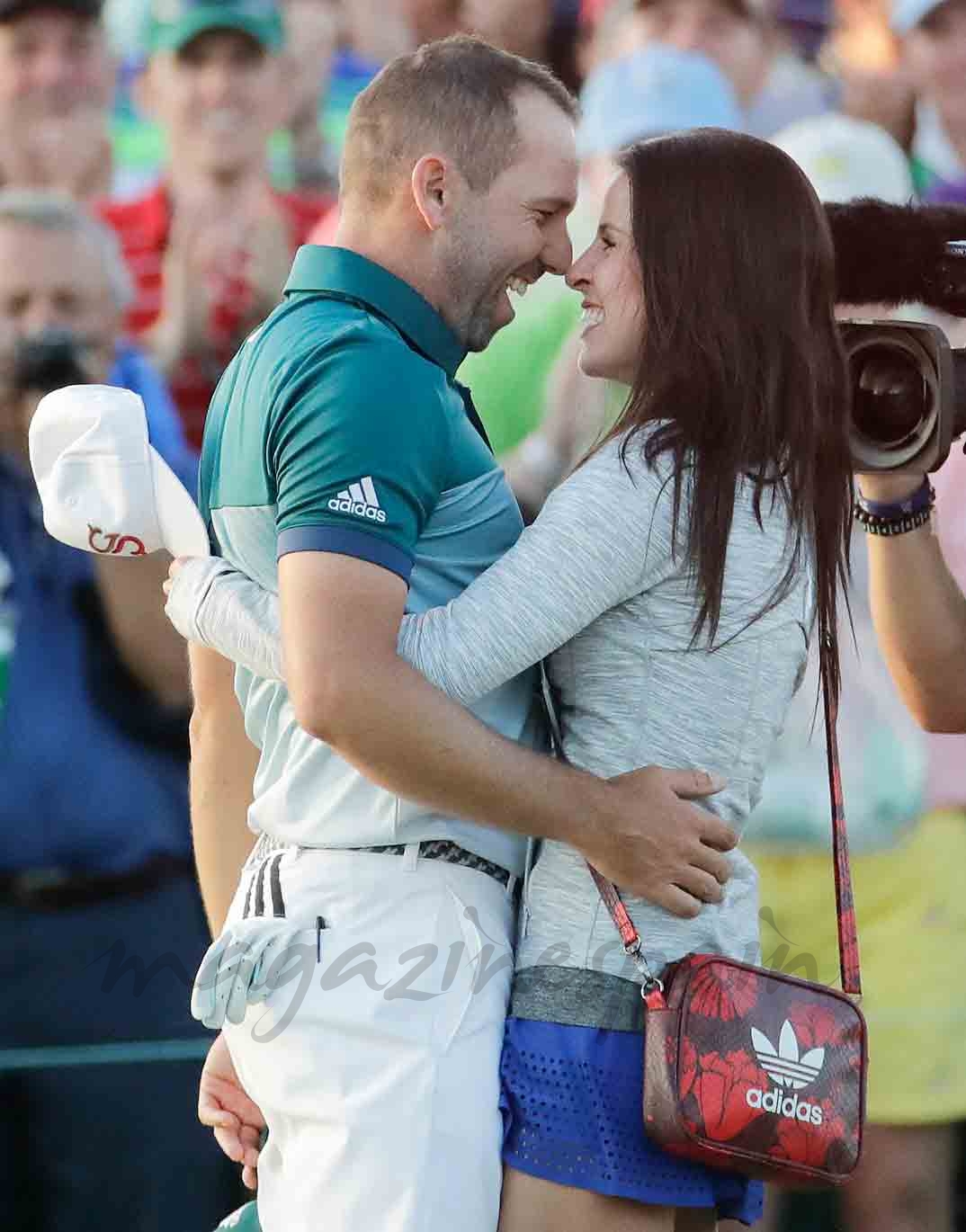 angela atkins felicita a sergio garcia