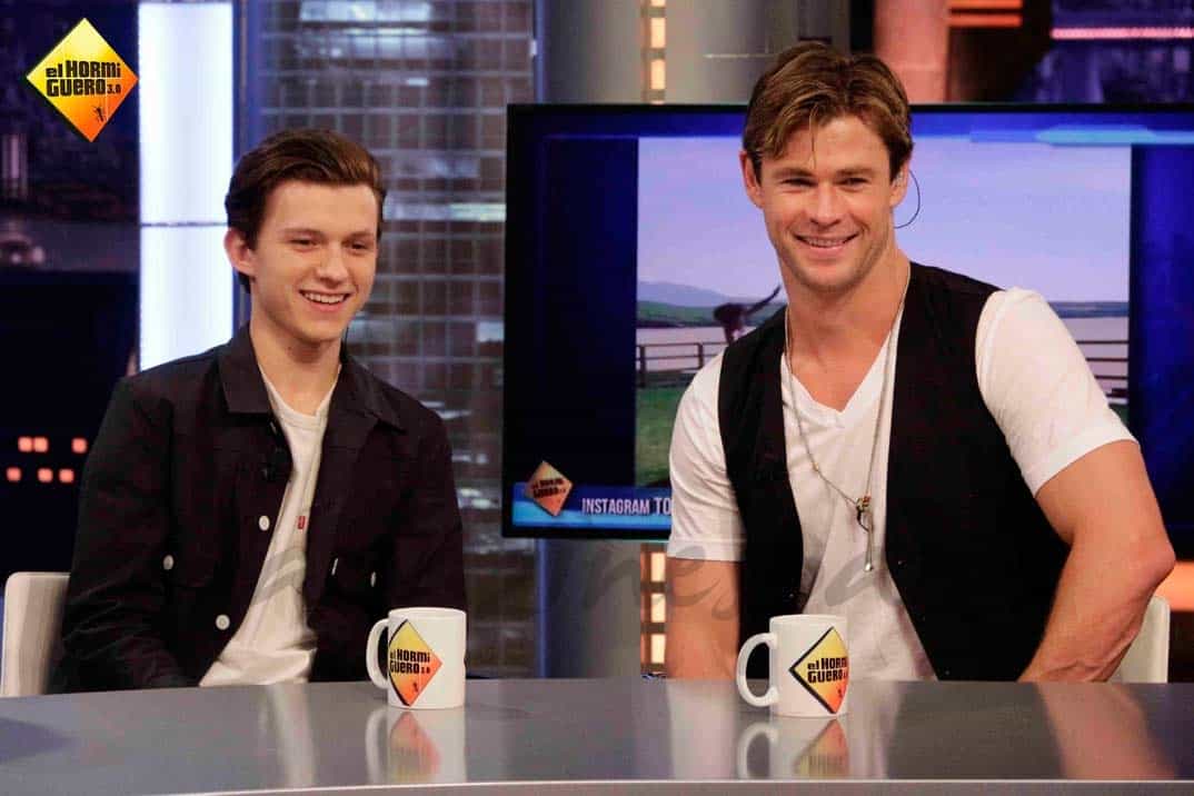 tom-holland-y-chris-hemsworth en espana en el hormiguero