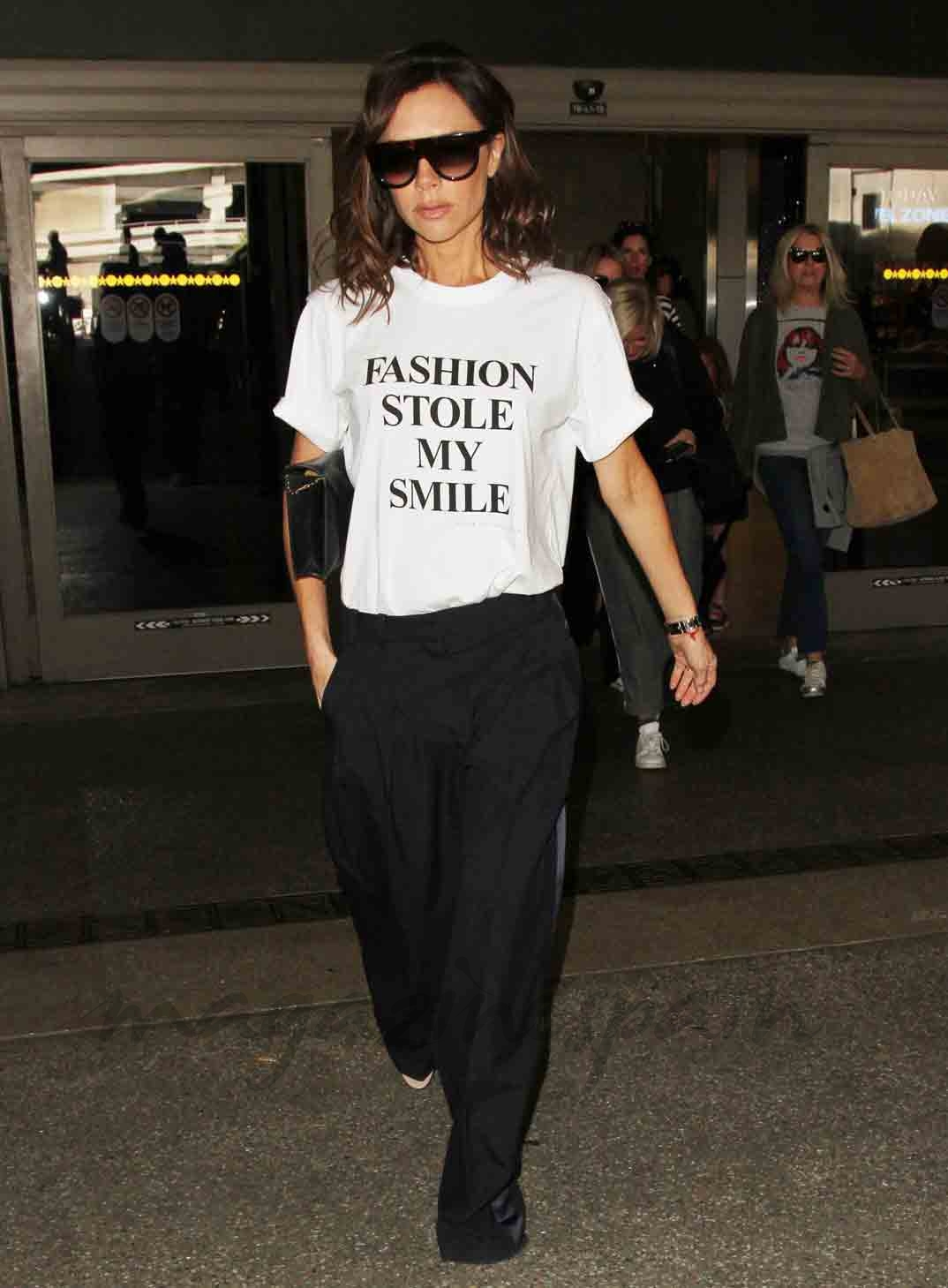 victoria beckham pierde la sonrisa