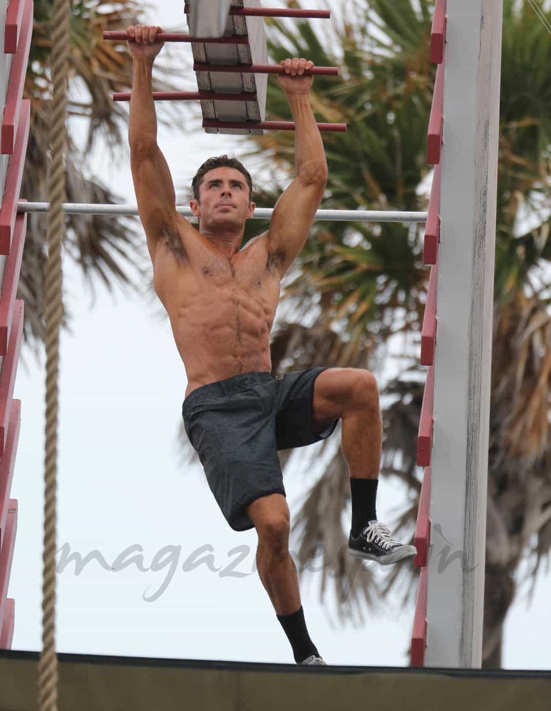 zac efron en plena forma