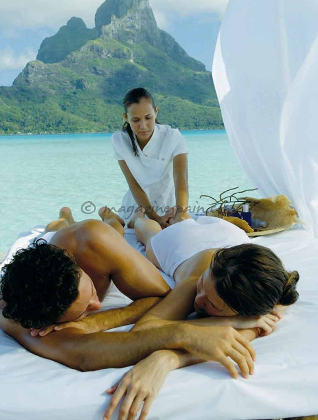 Tahiti-Intercontinental-Bora-Bora-Thalasso-Spa_couple-massage