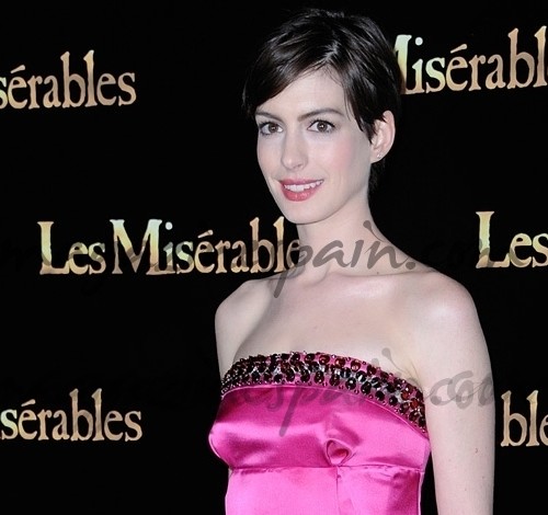 Anne Hathaway conquista París