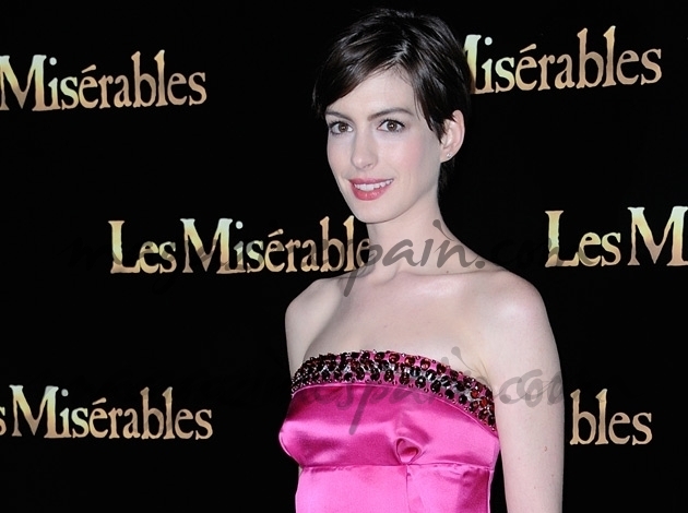 Anne Hathaway conquista París