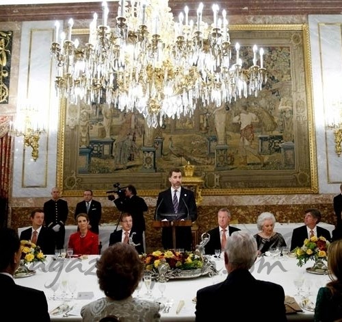 La Familia Real cena con el COI