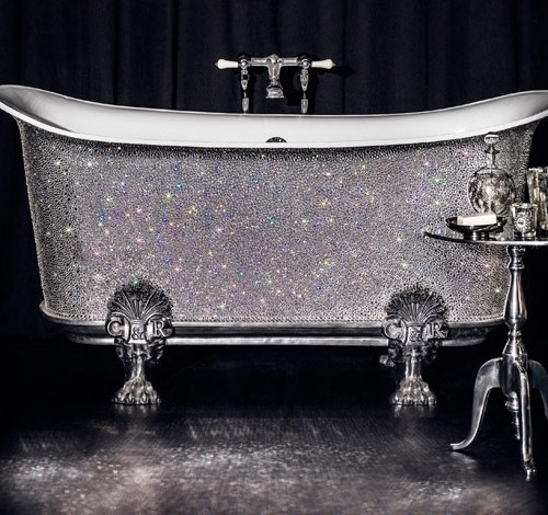 Una bañera de lujo con cristales Swarovski