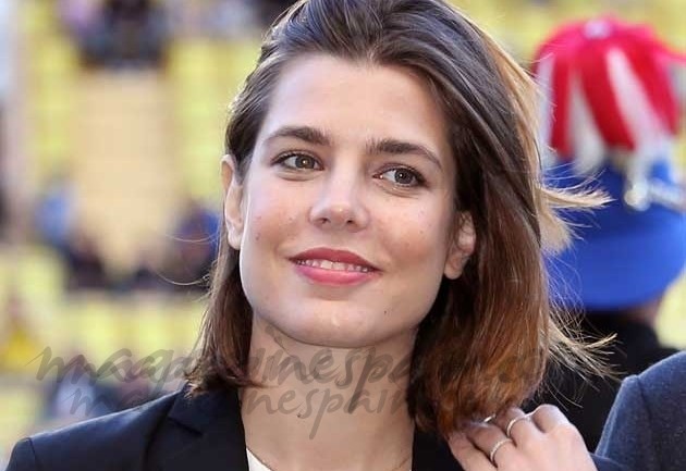 Carlota Casiraghi bella y solidaria