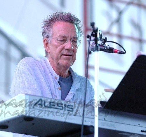 Muere Ray Manzarek, teclista y fundador de The Doors