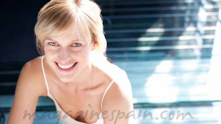 Piel resplandeciente y nítida con las ampollas efecto peeling de L’Oréal