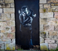 Mobile-Lovers-by-Banksy