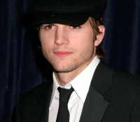 ashton-kutcher-2005