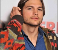 ashton-kutcher-2011-6