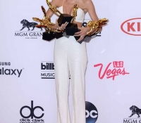 Taylor Swift triunfa en los Billboard Music Awards