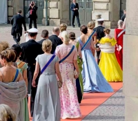 llegada a la boda del-principe-carl-phillips-y-sofia-hellqvist