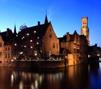 Río Dijver y el Belfort de noche