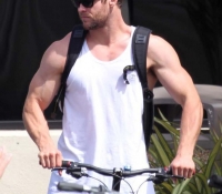 chris hemsworth 2010