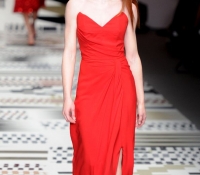 desfile benefico nicola roberts